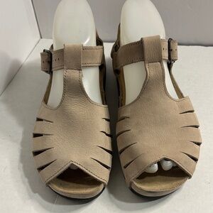 Teva Leather Women's Tan Sandals Mint Condition Sz 8.5